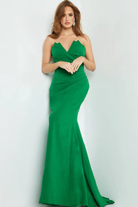 Jovani 06403 Mermaid Trumpet Evening Gown - A figure-flattering mermaid/trumpet gown with a train, perfect for special occasions and black-tie events, complete with a matching shawl.  This is a picture of the dress in the color emerald.