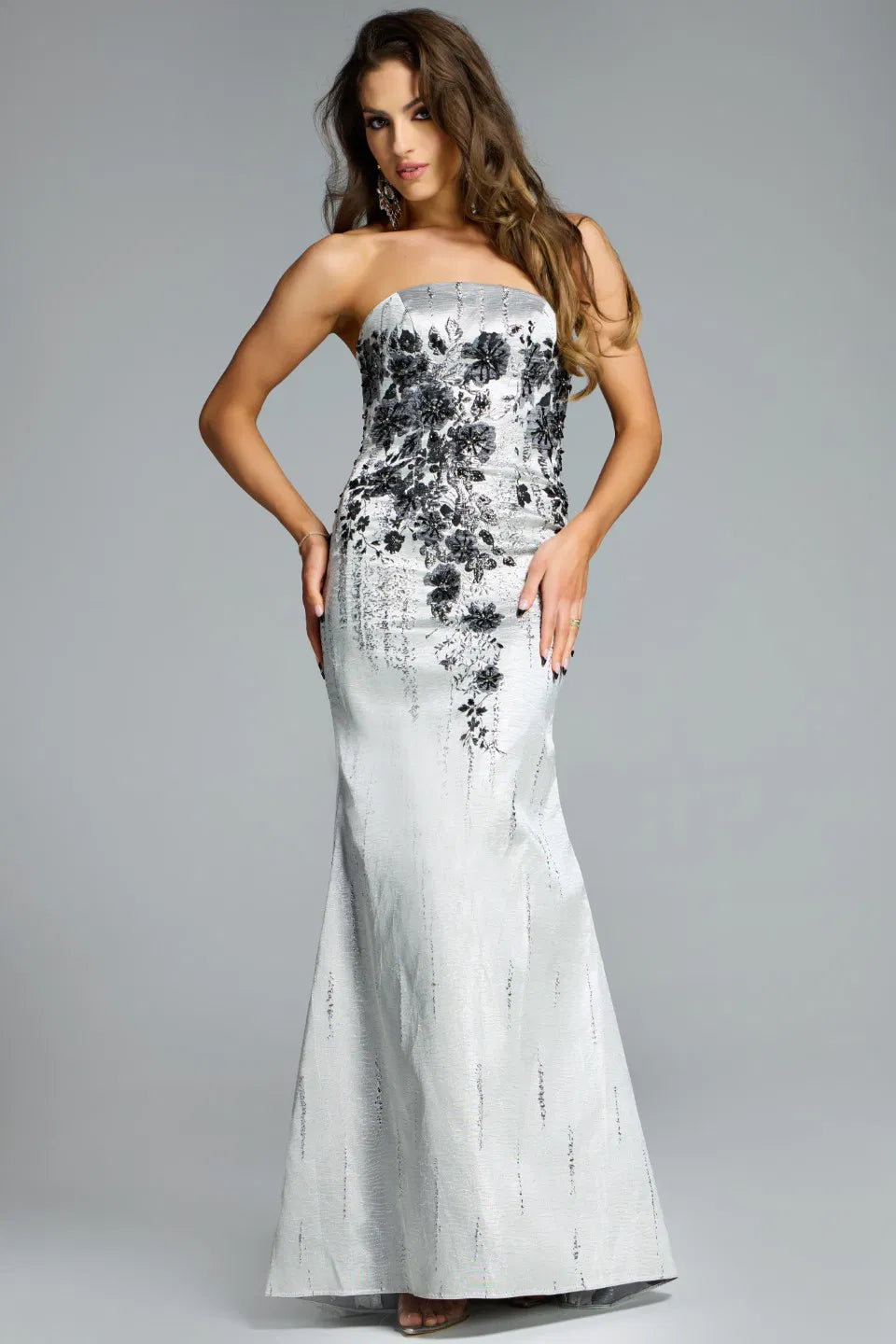 Jovani - 40166 - Black and Silver Formal Gown Madeline's Boutique Boca Raton Jovani - 40166 - Black and Silver Formal Gown Madeline's Boutique Boca Raton