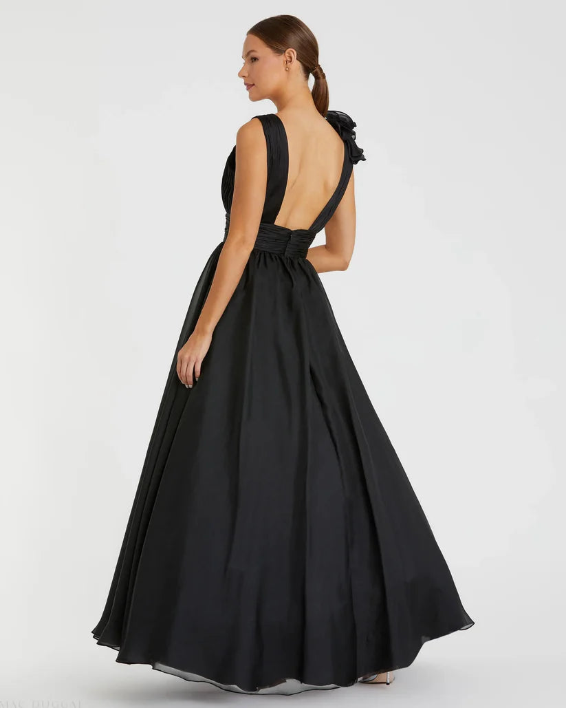 Mac Duggal - Burgundy Ruffle Shoulder V-Neck Chiffon Gown - US 6 Mac Duggal - Burgundy Ruffle Shoulder V-Neck Chiffon Gown - US 6
