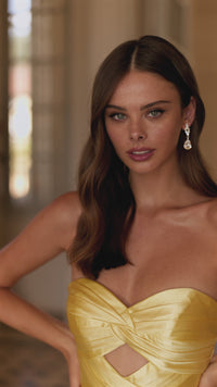 This is a video of the model wearing style 57562 in yellow.