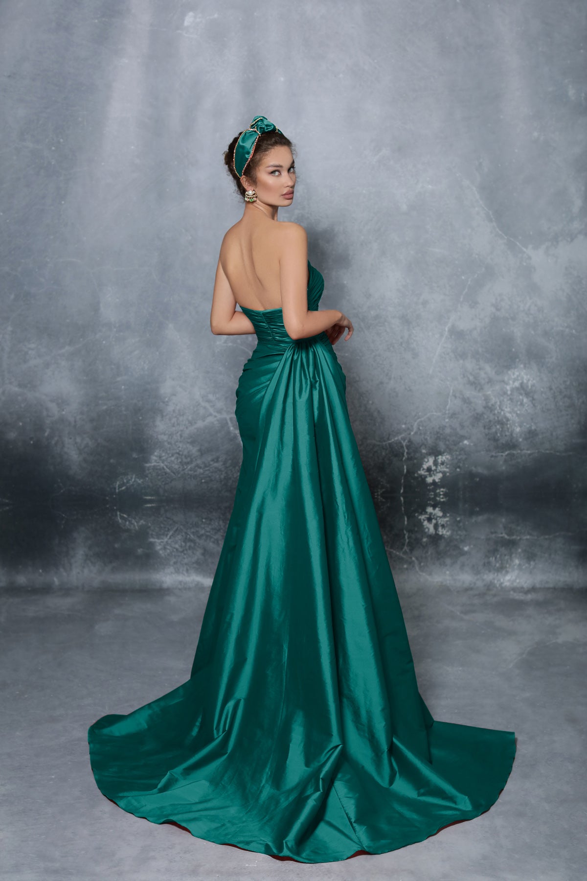 Stunning Tarik Ediz DEJA Dress in Emerlad | Style 96092 | Strapless Corset Bodice | Side Split | Lightweight Train | Sweep | Sold by Madeline's Boutique